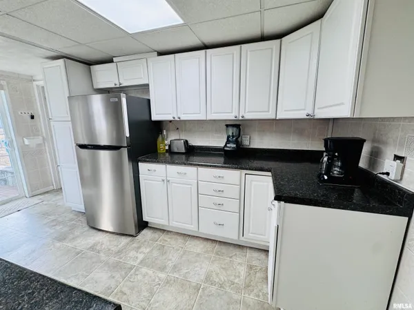 $126,000 | 1005 North Hawkinson Avenue, Galesburg, IL 61401