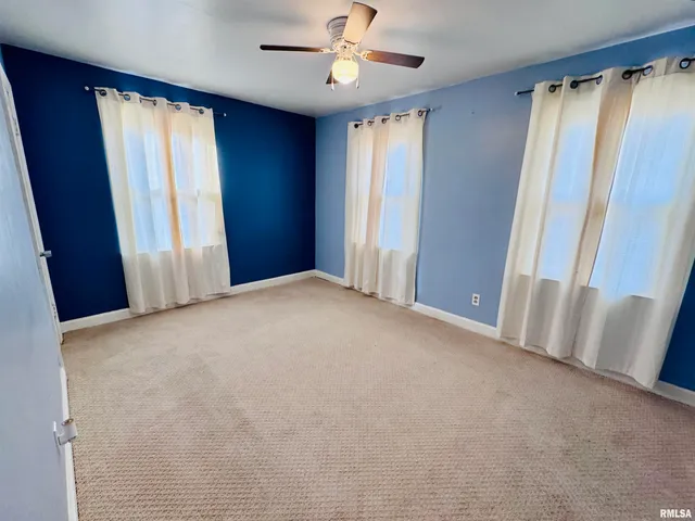 $129,500 | 1005 North Hawkinson Avenue, Galesburg, IL 61401