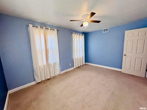 $126,000 | 1005 North Hawkinson Avenue, Galesburg, IL 61401