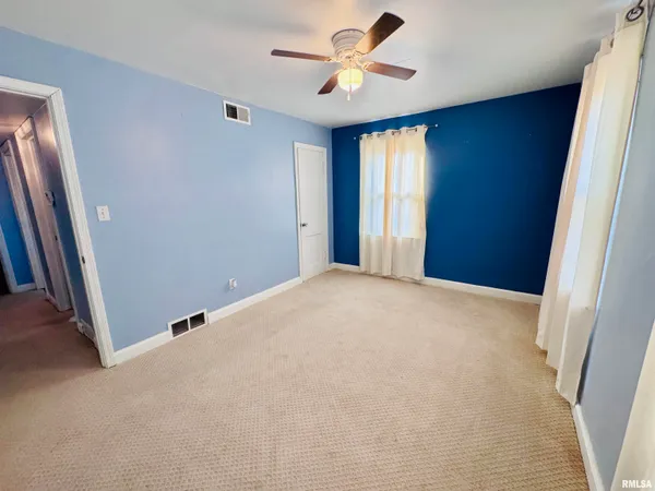 $126,000 | 1005 North Hawkinson Avenue, Galesburg, IL 61401