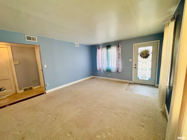 $126,000 | 1005 North Hawkinson Avenue, Galesburg, IL 61401