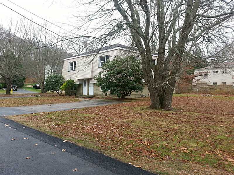 Exterior Front. Townhouse , Owner Occupy or Investment. Solid Rental History for over 40 years.