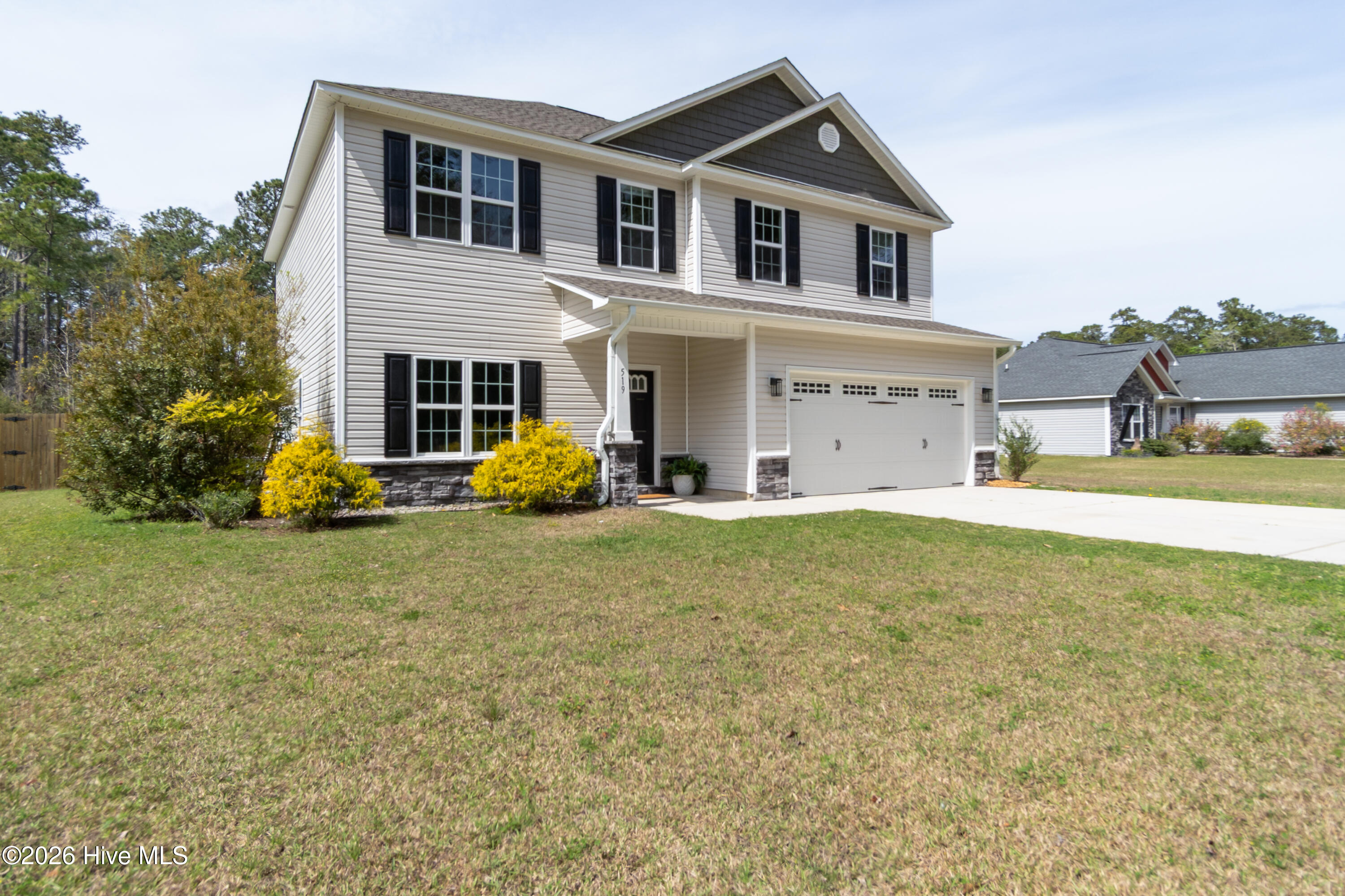 519 Stately Pines Road New Bern, NC 28560 - Photo 4 of 56 519 Stately Pines-6