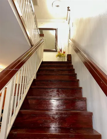 $300,000 | 18338 Northwest 68th Avenue, Unit L, Hialeah, FL 33015