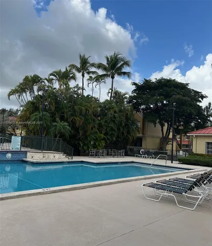 $300,000 | 18338 Northwest 68th Avenue, Unit L, Hialeah, FL 33015