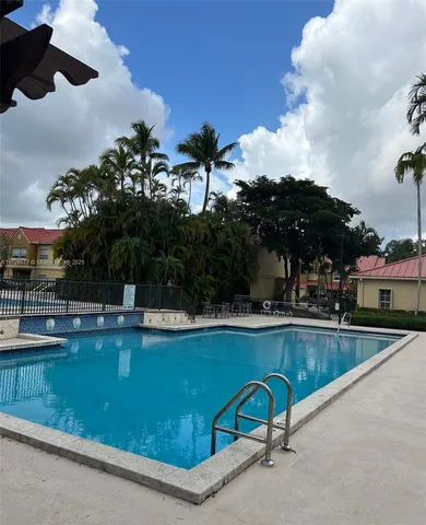 $300,000 | 18338 Northwest 68th Avenue, Unit L, Hialeah, FL 33015