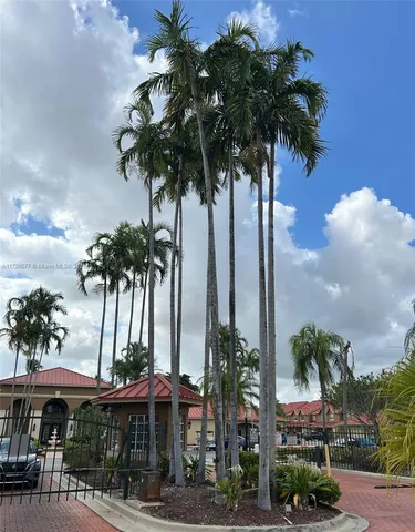 $300,000 | 18338 Northwest 68th Avenue, Unit L, Hialeah, FL 33015