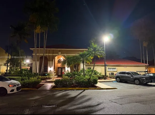 $300,000 | 18338 Northwest 68th Avenue, Unit L, Hialeah, FL 33015