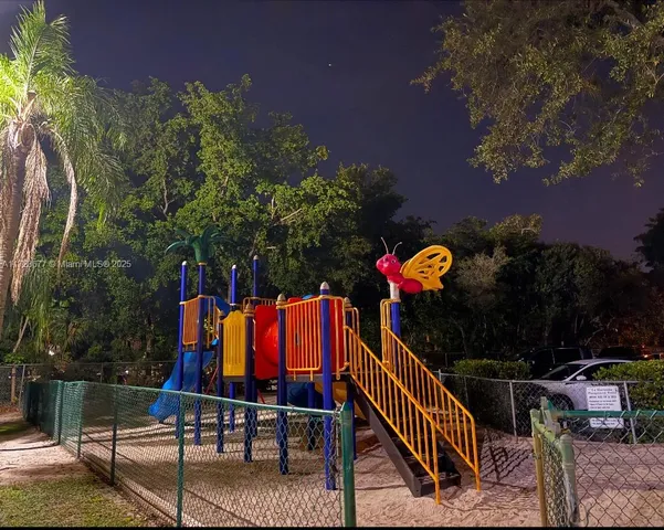 $300,000 | 18338 Northwest 68th Avenue, Unit L, Hialeah, FL 33015