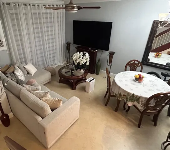 $300,000 | 18338 Northwest 68th Avenue, Unit L, Hialeah, FL 33015