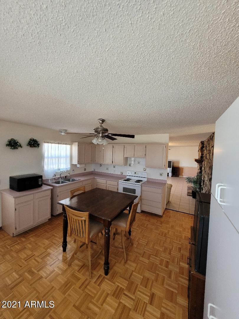 49920 West Century Road Maricopa, AZ 85139 - Photo 24 of 29 kitchen2