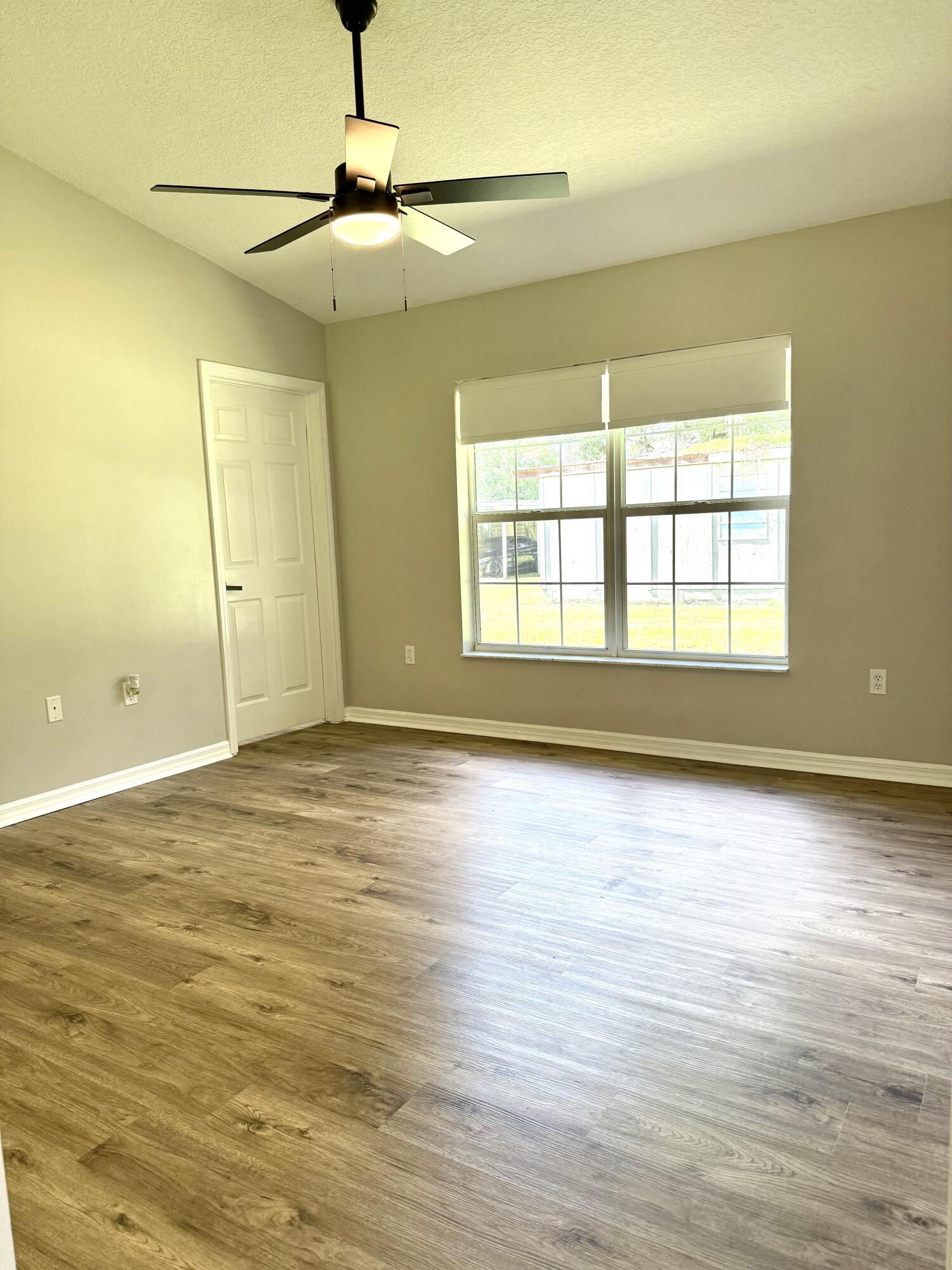 653 Southeast 13th Avenue Okeechobee, FL 34974 - Photo 15 of 26 IMG_1505