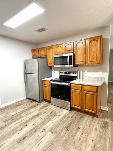 $2,200 | 653 Southeast 13th Avenue, Okeechobee, FL 34974