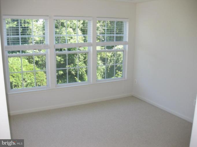 72 Two Rivers Drive Edgewater, MD 21037 - Photo 11 of 17 Sitting Room