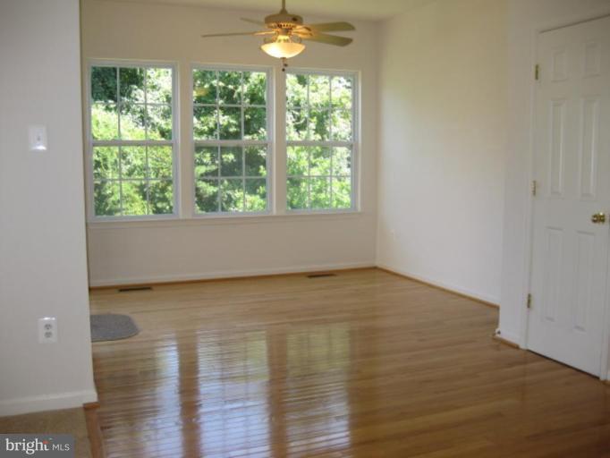 72 Two Rivers Drive Edgewater, MD 21037 - Photo 3 of 17 Breakfast Area