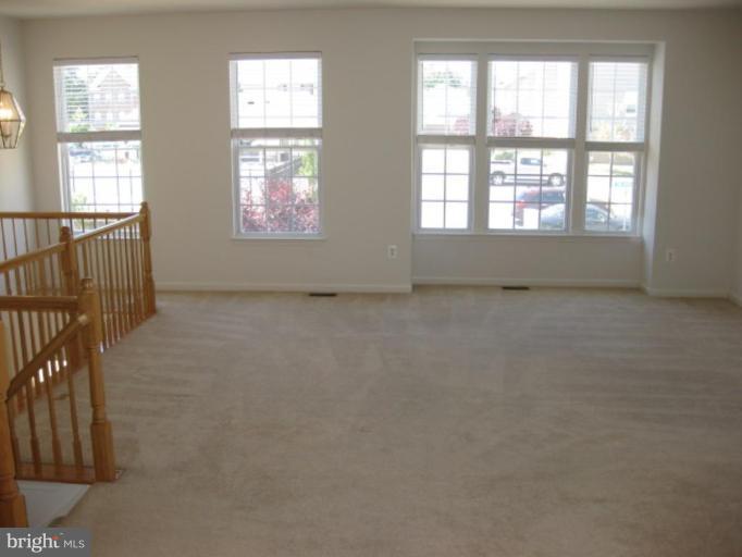 72 Two Rivers Drive Edgewater, MD 21037 - Photo 4 of 17 Living Room