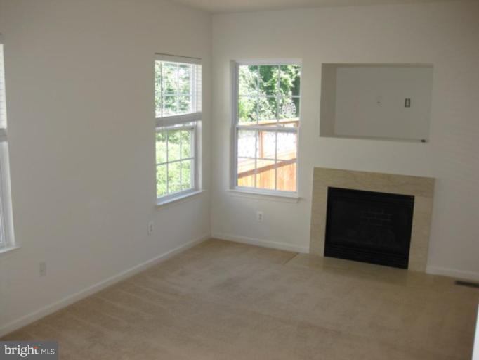 72 Two Rivers Drive Edgewater, MD 21037 - Photo 5 of 17 Family Room