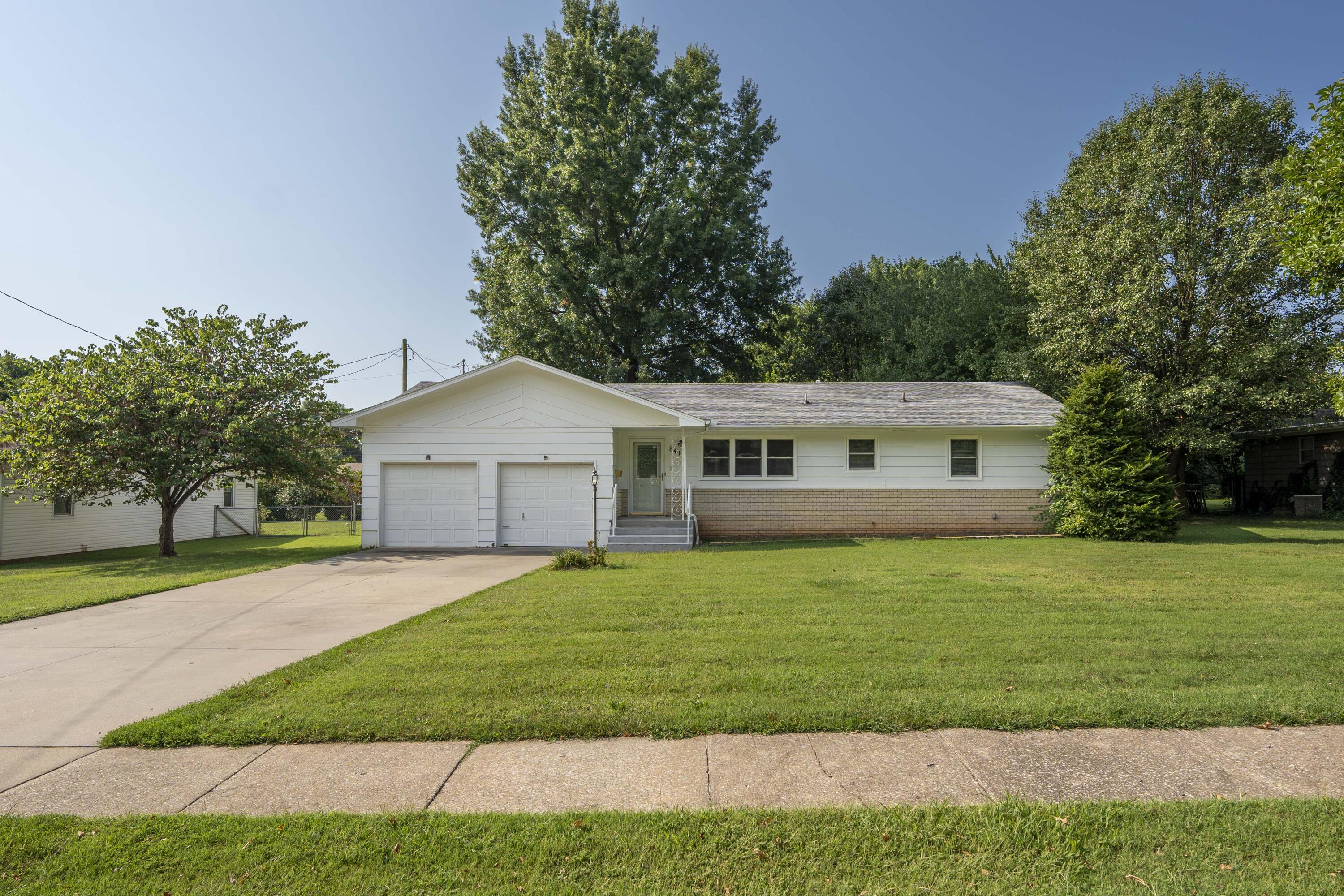 844 West Westview Street Springfield, MO 65807 - Photo 1 of 1 Westview1