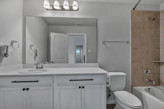 $3,250 | 2019 Tawakoni Drive, Irving, TX 75062