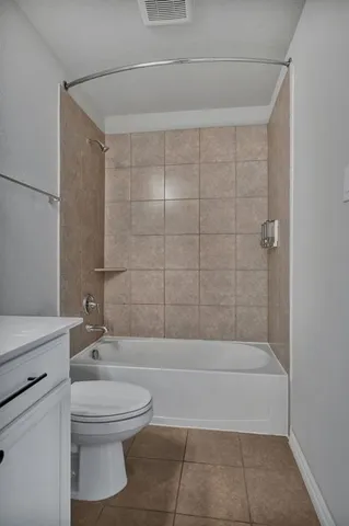 $3,250 | 2019 Tawakoni Drive, Irving, TX 75062