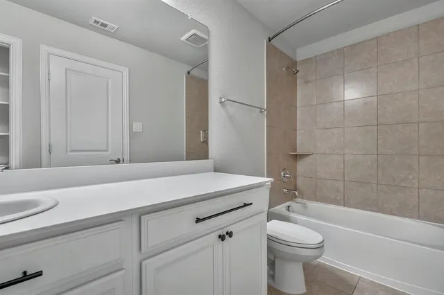 $3,250 | 2019 Tawakoni Drive, Irving, TX 75062