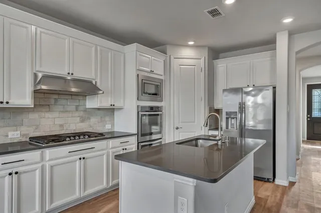 $3,250 | 2019 Tawakoni Drive, Irving, TX 75062