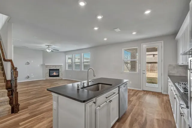 $3,250 | 2019 Tawakoni Drive, Irving, TX 75062