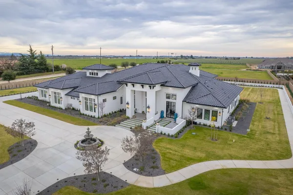 $5,500,000 | 3729 East Queens Court, Clovis, CA 93619