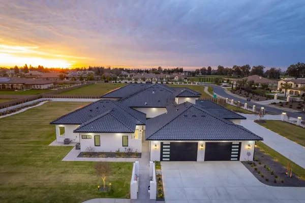 $5,500,000 | 3729 East Queens Court, Clovis, CA 93619