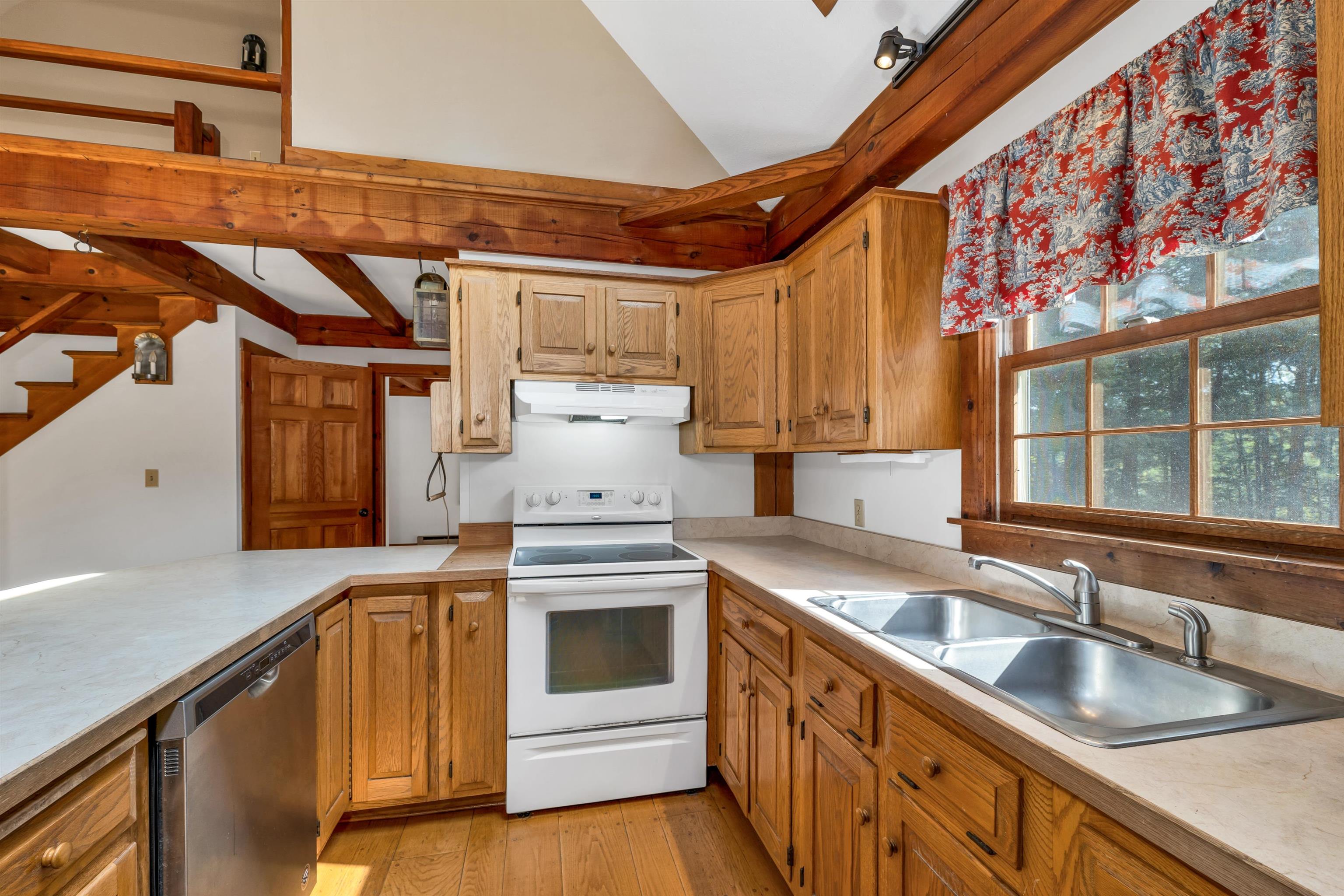 136 Cross Road Chesterfield, NH 03466 - Photo 7 of 47