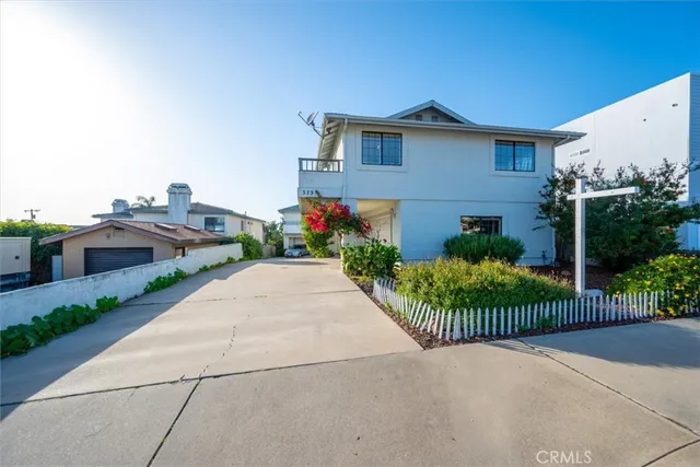 $874,900 | 573 North 16th Street, Grover Beach, CA 93433