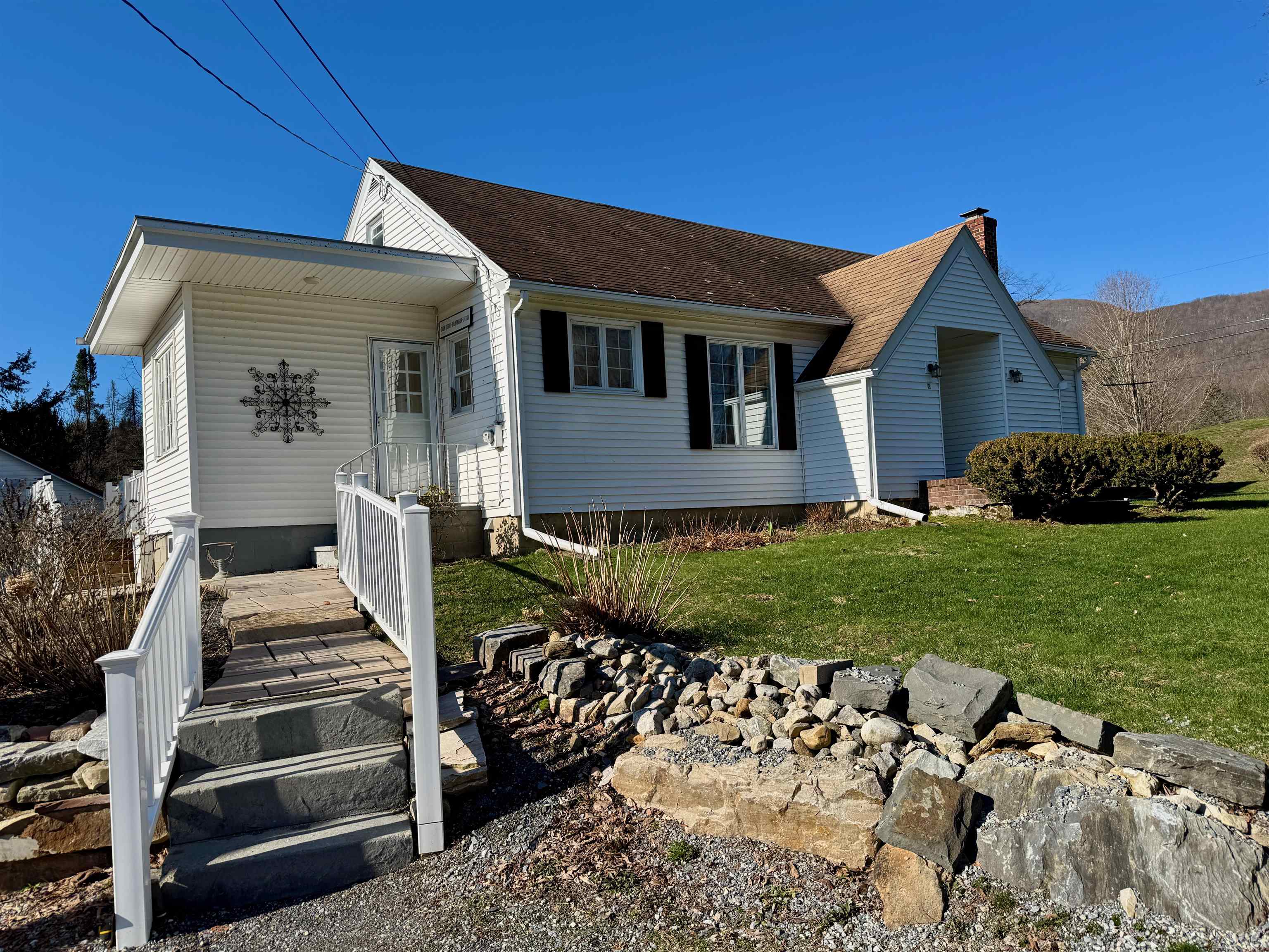 2 Pine Road Bennington, VT 05201 - Photo 3 of 38