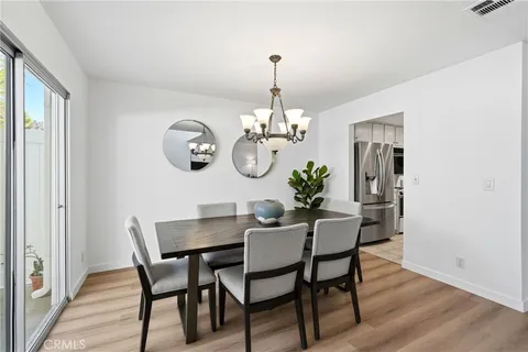 $650,000 | 18130 Andrea Circle North, Unit 4, Northridge, CA 91325