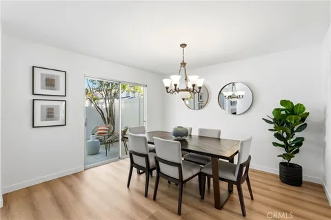 $650,000 | 18130 Andrea Circle North, Unit 4, Northridge, CA 91325