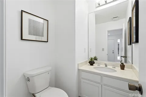 $650,000 | 18130 Andrea Circle North, Unit 4, Northridge, CA 91325