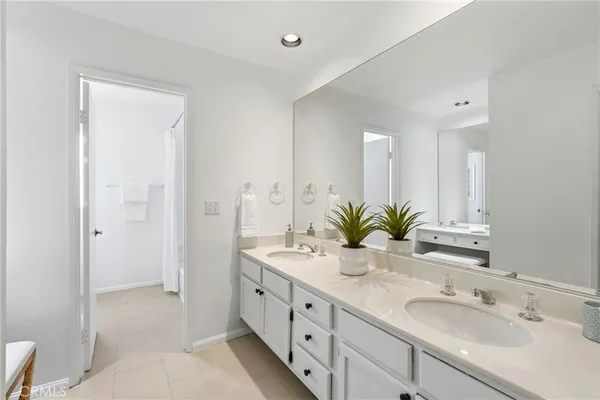 $650,000 | 18130 Andrea Circle North, Unit 4, Northridge, CA 91325