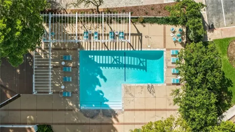 $650,000 | 18130 Andrea Circle North, Unit 4, Northridge, CA 91325