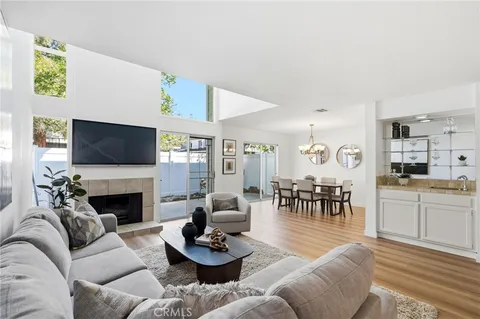 $650,000 | 18130 Andrea Circle North, Unit 4, Northridge, CA 91325