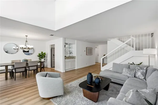 $650,000 | 18130 Andrea Circle North, Unit 4, Northridge, CA 91325