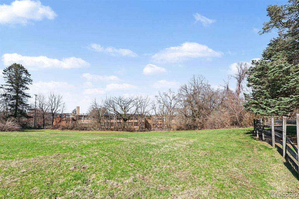 32020 Franklin Road Franklin, MI 48025 - Photo 10 of 18