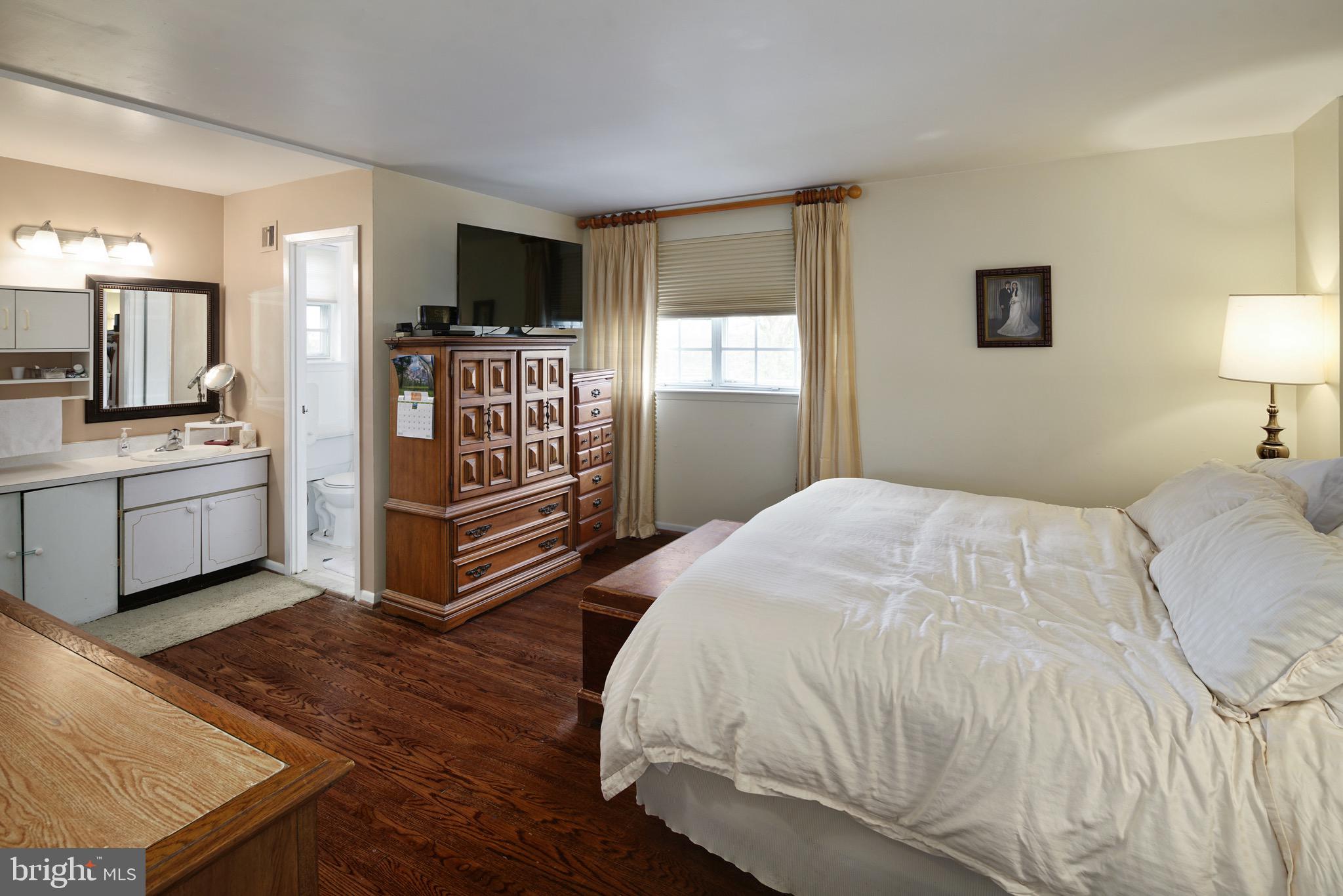 11228 Lockart Road Philadelphia, PA 19116 - Photo 17 of 31 Gallery Image 17