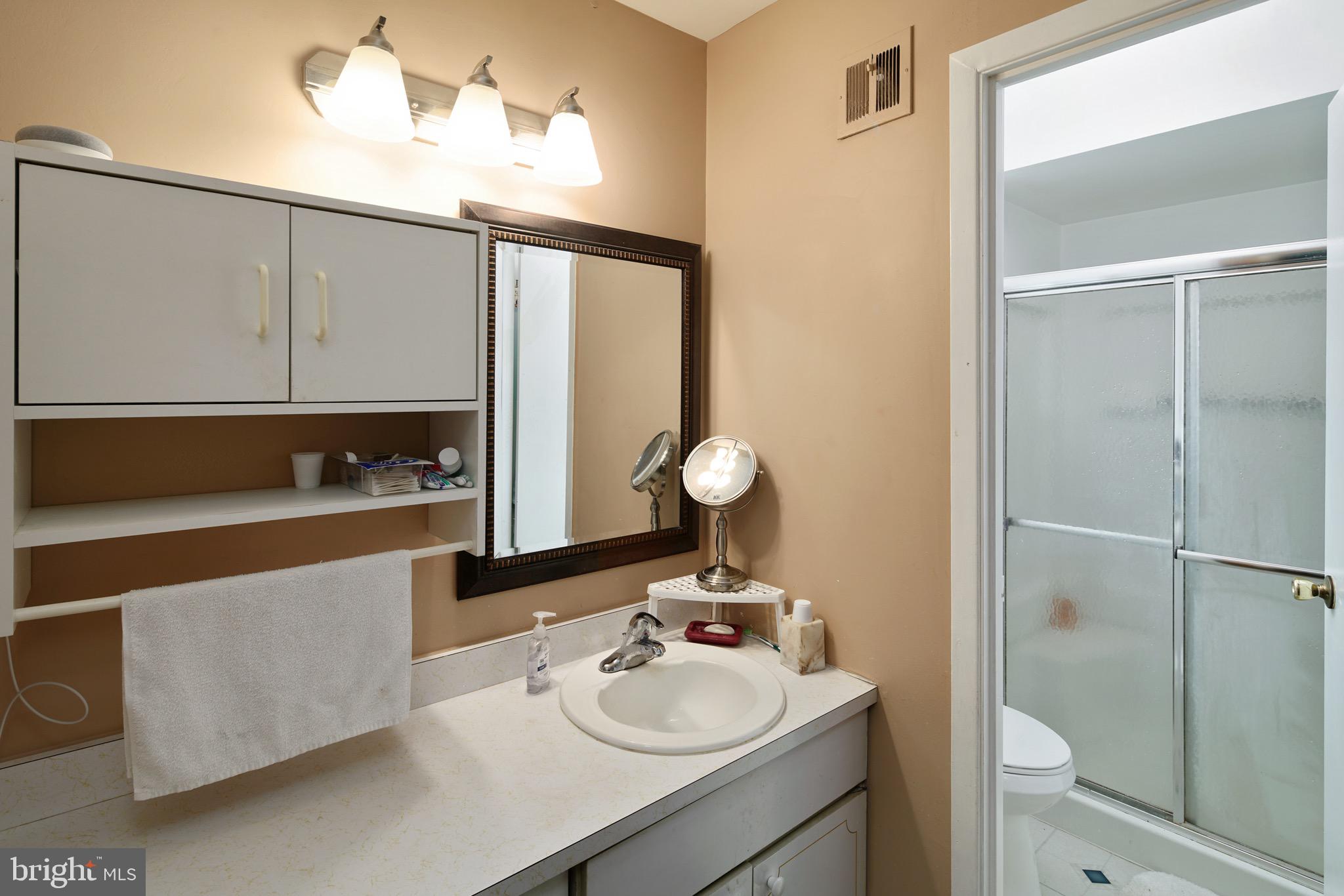 11228 Lockart Road Philadelphia, PA 19116 - Photo 19 of 31 Gallery Image 19