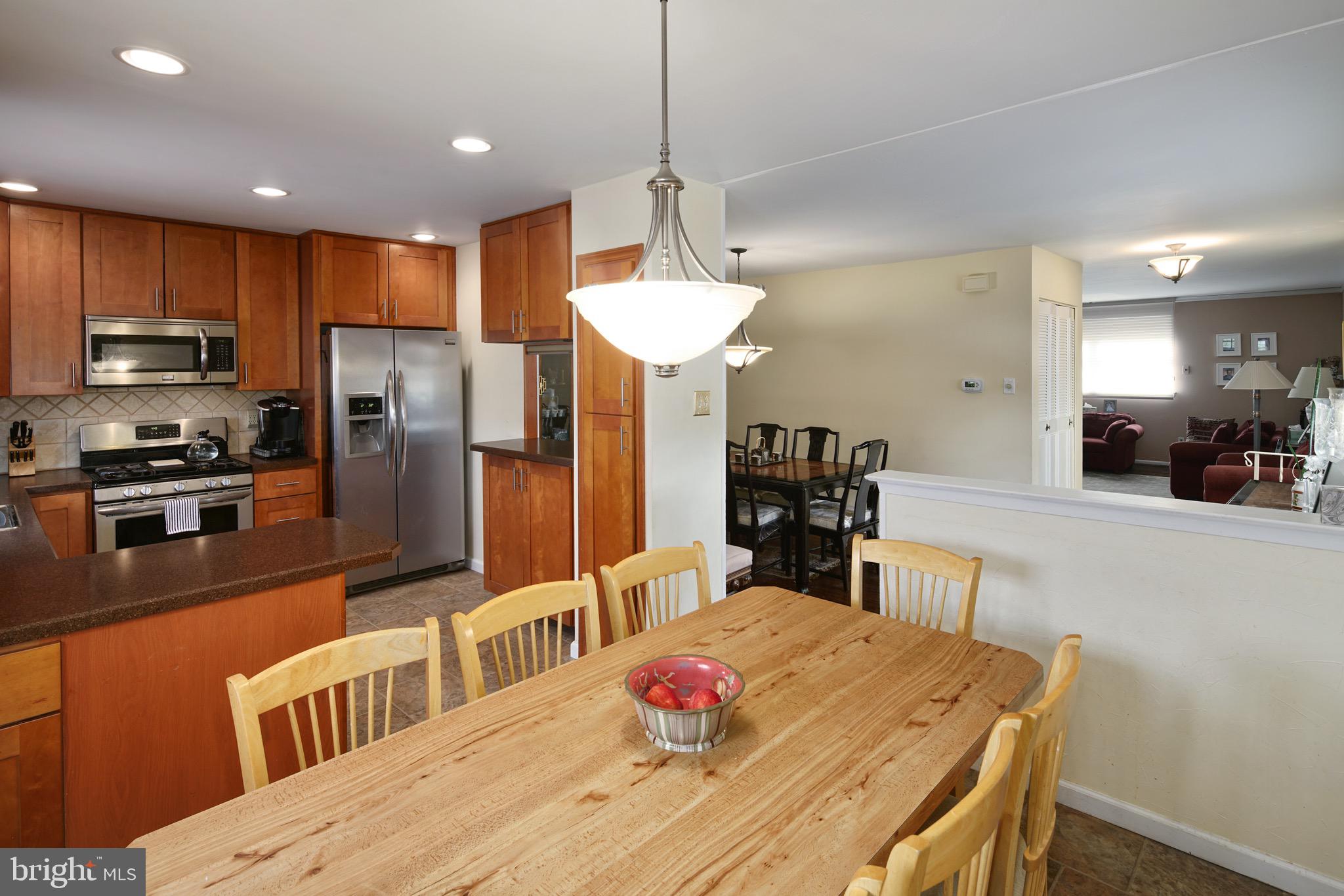 11228 Lockart Road Philadelphia, PA 19116 - Photo 7 of 31 Gallery Image 7