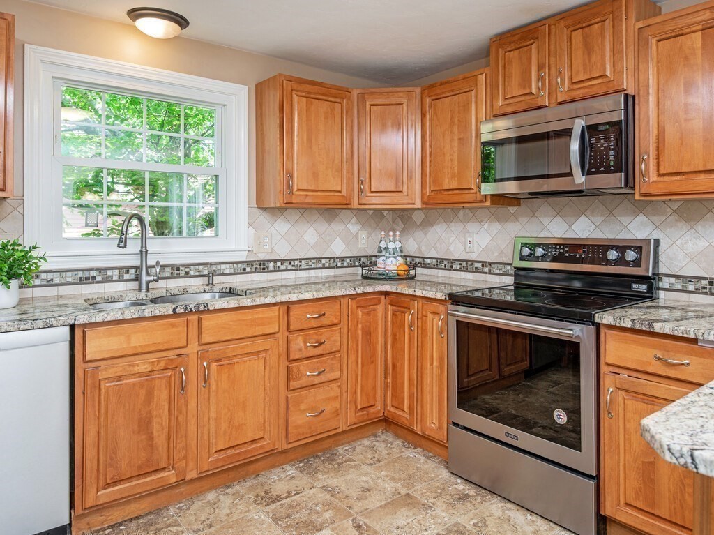 55 Ireta Road Shrewsbury, MA 01545 - Photo 14 of 40 Gallery Image 14