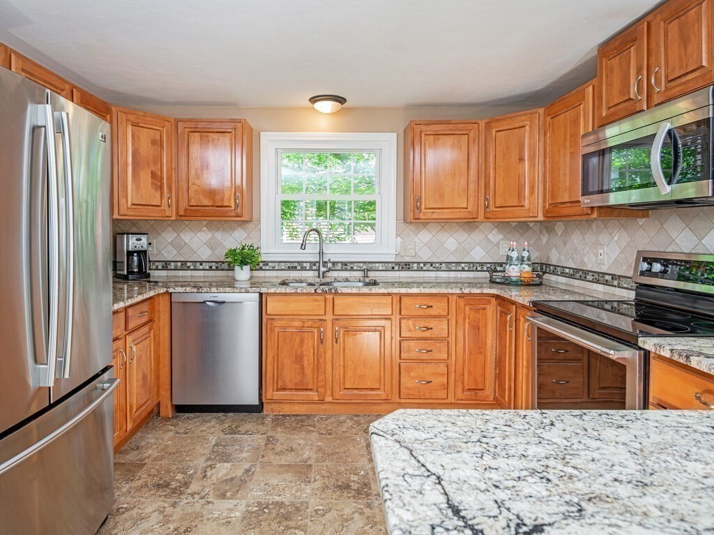 55 Ireta Road Shrewsbury, MA 01545 - Photo 15 of 40 Gallery Image 15