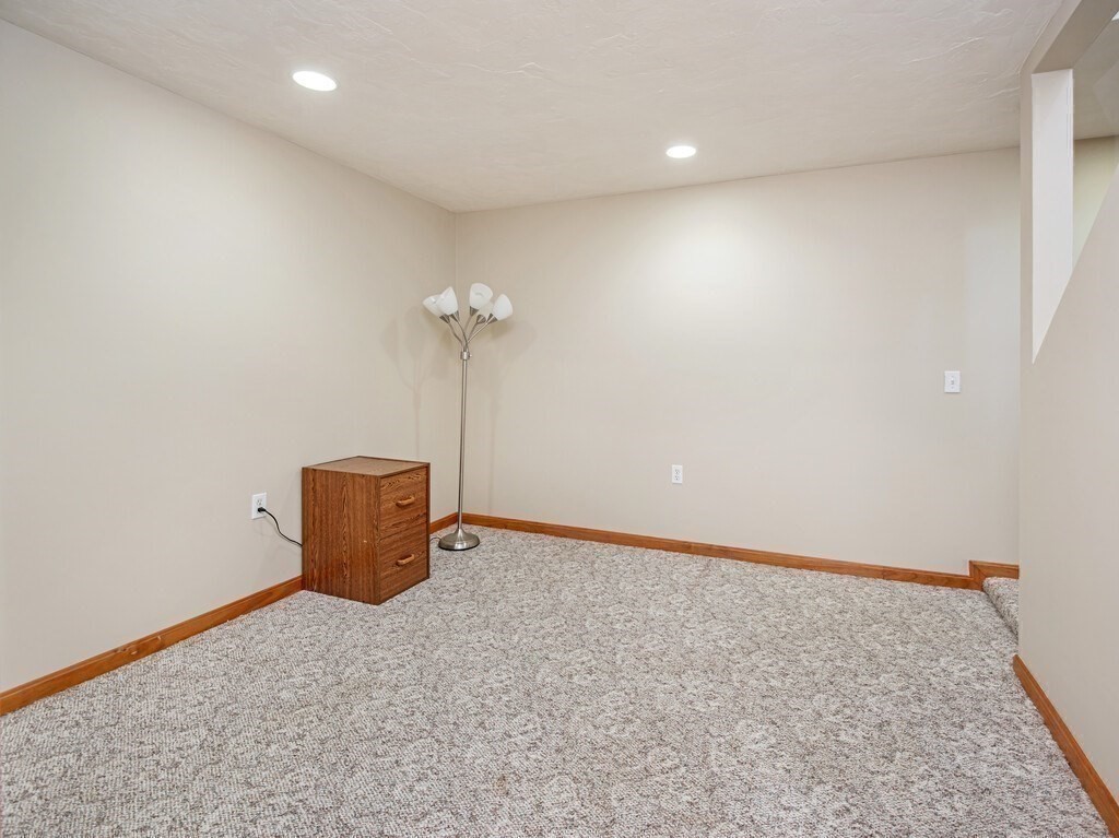 55 Ireta Road Shrewsbury, MA 01545 - Photo 36 of 40 Gallery Image 36