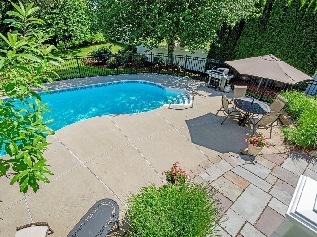 55 Ireta Road Shrewsbury, MA 01545 - Photo 6 of 40 Gallery Image 6