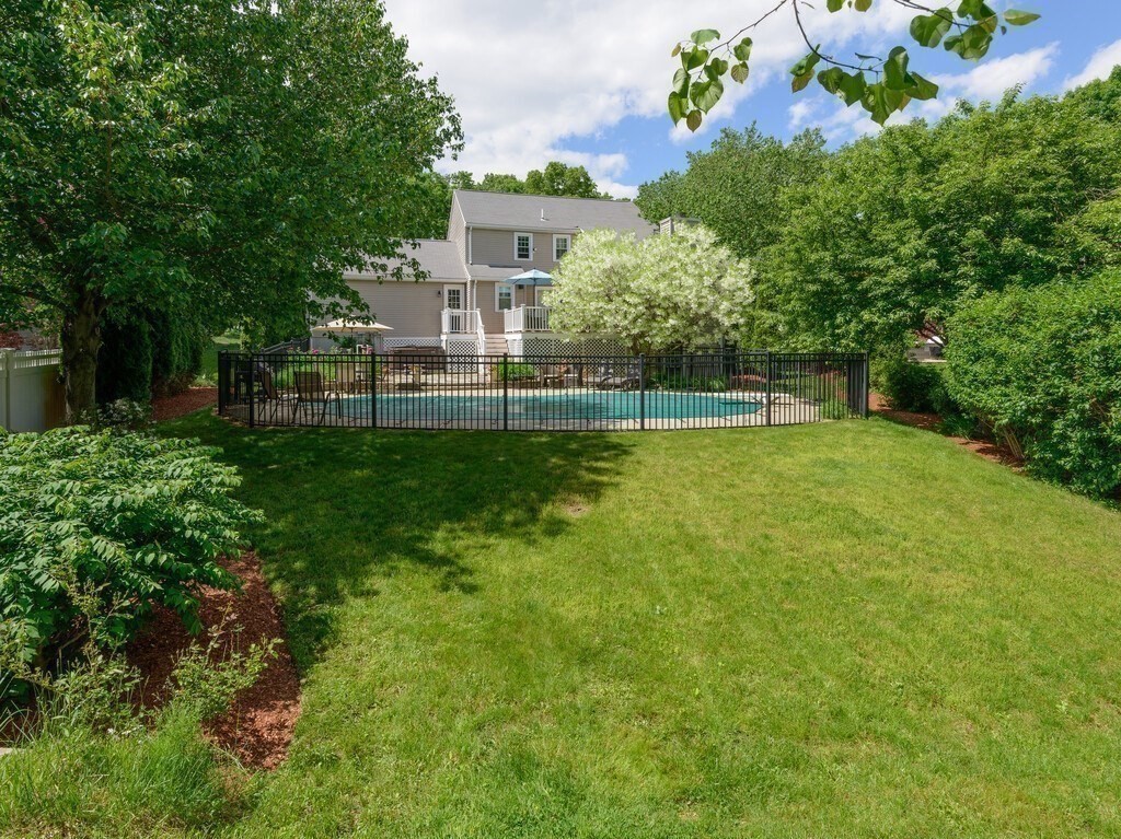 55 Ireta Road Shrewsbury, MA 01545 - Photo 8 of 40 Gallery Image 8