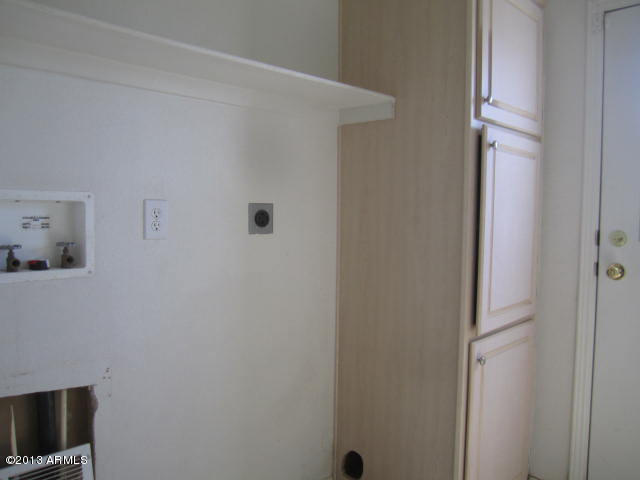 655 Sharon Road Chino Valley, AZ 86323 - Photo 13 of 25 023-269373-laundry
