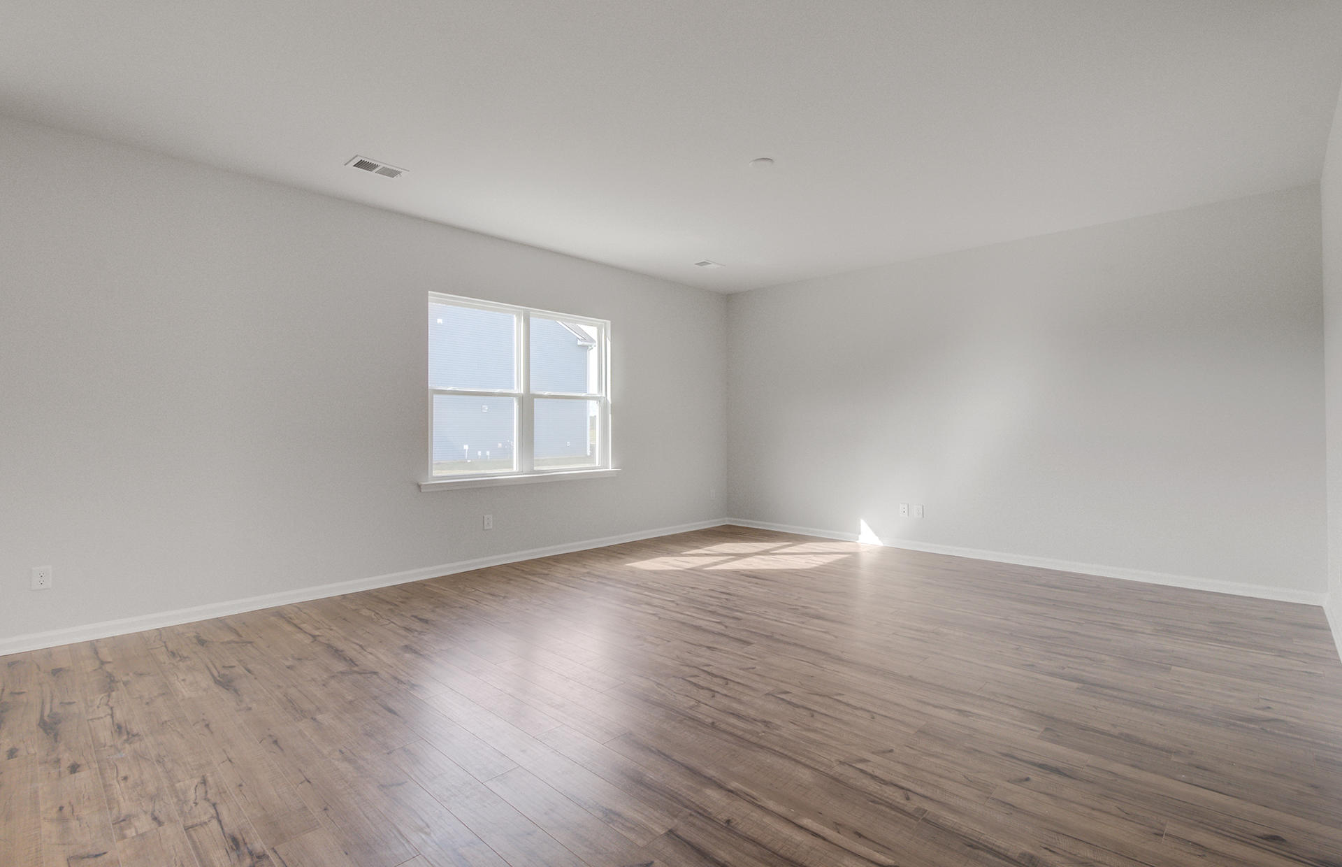 163 Hayworth Road Summerville, SC 29486 - Photo 13 of 39 Family room